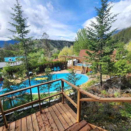 Motel Tyrol Radium Hot Springs Esterno foto