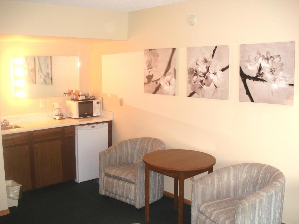 Motel Tyrol Radium Hot Springs Esterno foto