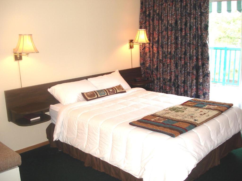 Motel Tyrol Radium Hot Springs Esterno foto